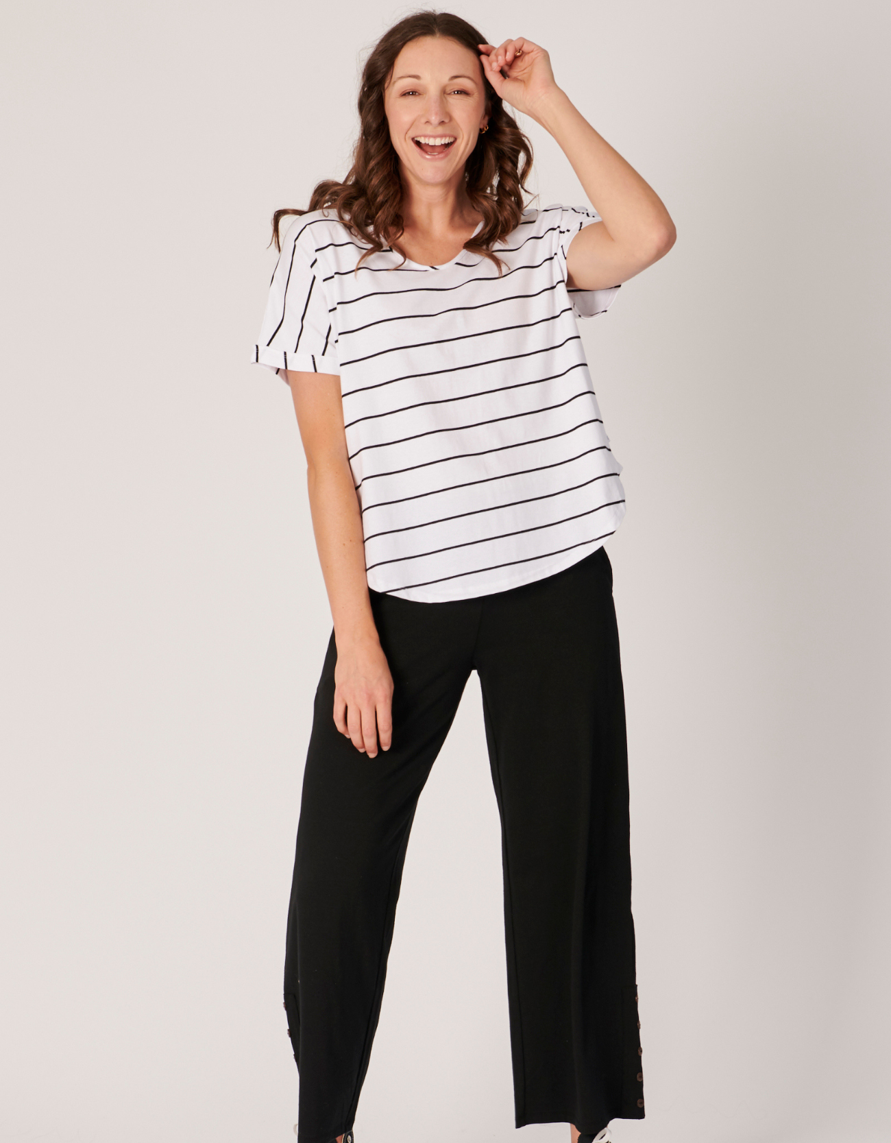 V-Neck Curve Hem Tee-White/Black Stripe