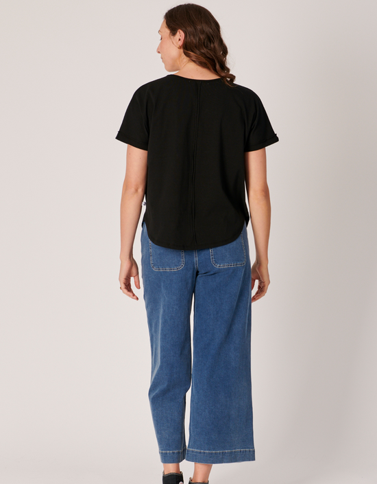 V-Neck Curve Hem Tee-Black