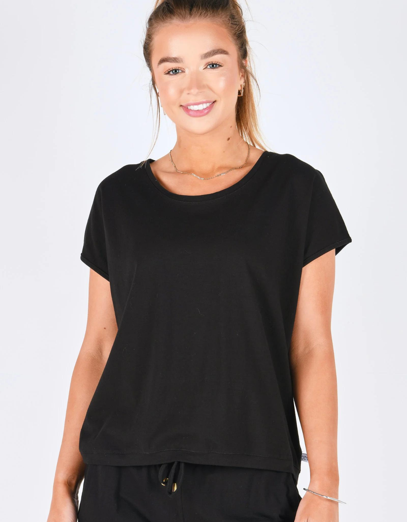 Shell Tee- Black